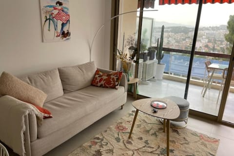 Apartment with terrace in Le Cannet Colline Apartment in Mougins