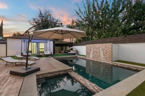 ৎ୭ Luxury Reseda with Pool ৎ୭ Maison in Tarzana