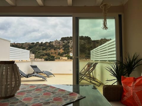 Balcony/Terrace, Mountain view, sunbed