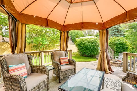 Sterling Heights Getaway with Fire Pit! Casa in Sterling Heights