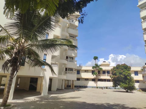 Zoe Homes Kwamby Ocean Paradise 1,2 and 3 bedroom Nyali, Eigentumswohnung in Mombasa