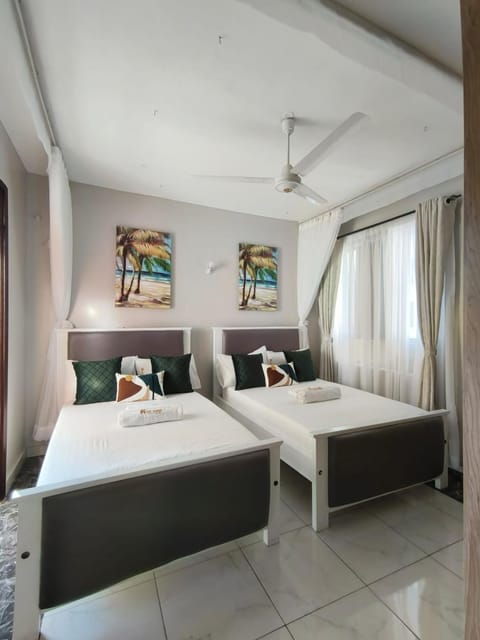 Zoe Homes Kwamby Ocean Paradise 1,2 and 3 bedroom Nyali, Condo in Mombasa