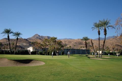 Palm Springs - Plaza Resort and Spa Apartment in Cathedral City