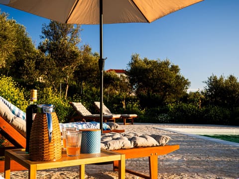 Pool view, Swimming pool, sunbed