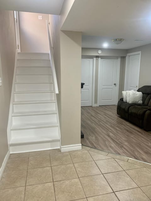 1 room in a cozy and beautiful basement Bed and Breakfast in Guelph