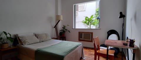 Quarto simpático em Botafogo próx ao metrô Vacation rental in Santa Teresa