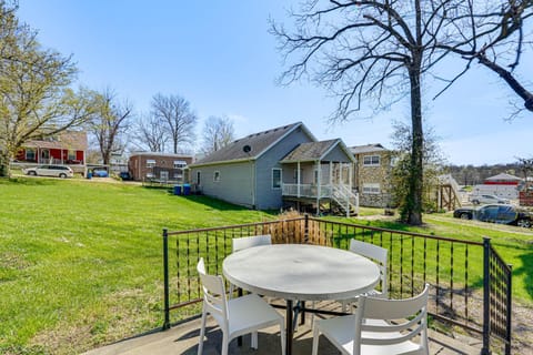 Jefferson City Bungalow Hot Tub and Patio! House in Jefferson City
