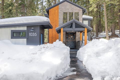 Sunnyside Retreat - Tahoe City, 4 BR, Pet Friendly, Bonus Room Maison in Tahoe City