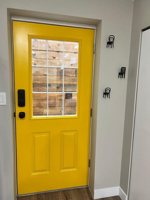 Yellow Door Suite Chambre d’hôte in Campbell River
