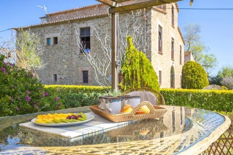 Masía con piscina en Costa Brava House in Baix Empordà