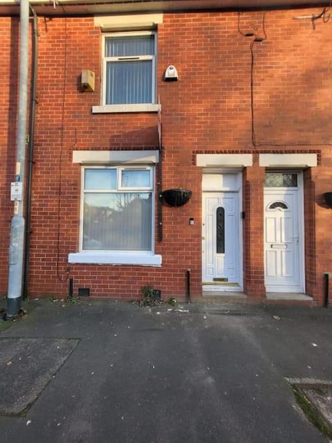 3 BDR, close to Manchester City and hospital Apartment in Manchester