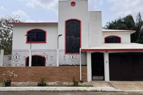 Casa completa con todo incluido House in State of Tabasco