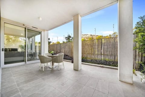 Stay Steps from Olympic Park : Spacious 3-Bedroom Condo in Lidcombe
