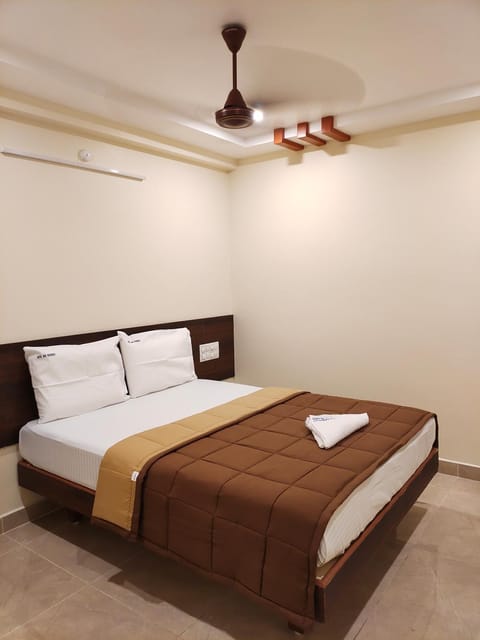 HOTEL DKR GRAND Hôtel in Tirupati