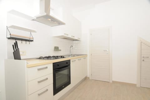 Kitchen or kitchenette, pet friendly, stove