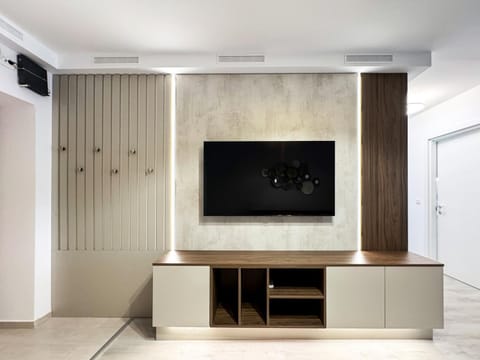 Communal lounge/ TV room, TV and multimedia, Living room