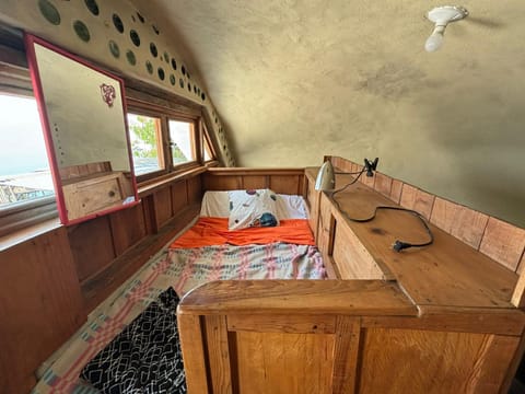 Earthship 3 levels FAMILY cabin with lake view Country House in Sololá Department