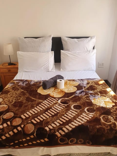 Ludinz guest house self catering Bed and Breakfast in Cape Town