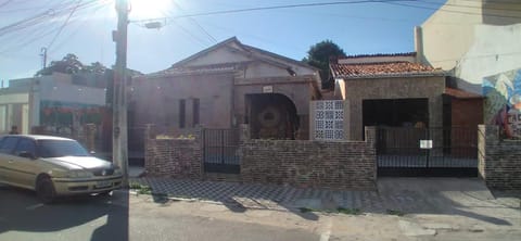 Property building, Patio, Day, Neighbourhood, Balcony/Terrace, Seating area, Landmark view, Street view, Quiet street view, Parking