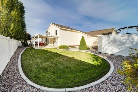 Spokane Valley Home with Fire Pit - 1 Mi to Trails! House in Spokane Valley