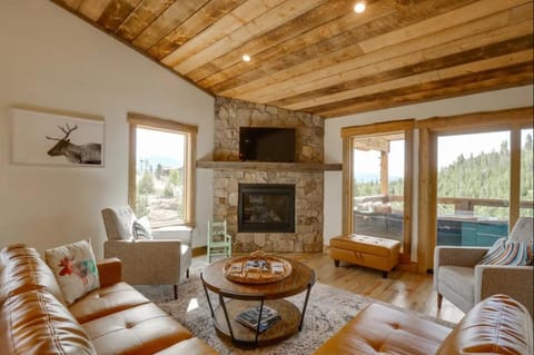 Luxe Cabin w/Hot Tub and Amazing Views House in Rocky Mountain National Park