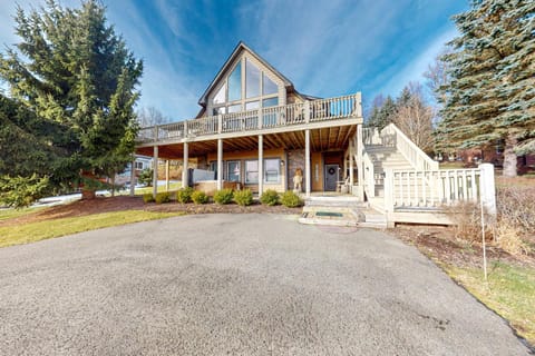 Bear's Eye View House in McHenry