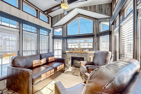 Roan - Lorrayne Ranch House in Park County