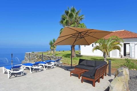 Ferienhaus mit Privatpool für 4 Personen ca 190 qm in Tijarafe, La Palma Westküste von La Palma House in La Palma