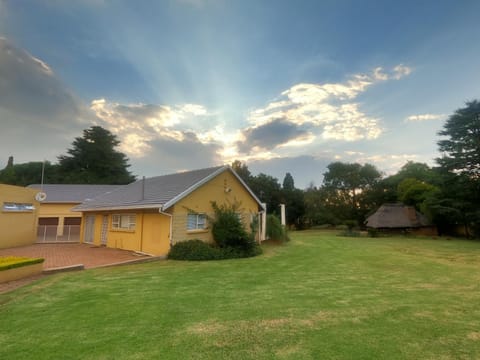 96 on Smit Vacation rental in Roodepoort