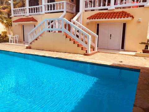 Property building, Balcony/Terrace, Pool view