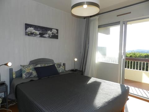 Appartement T3 avec parking et vue mer à Bormes-les-Mimosas - FR-1-251-712 Apartment in Le Lavandou