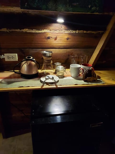Humble Boy Retreat Storeroom Cabin Übernachtung mit Frühstück in Little Bay