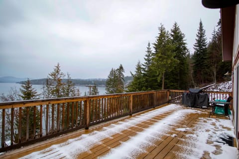 Lakeside Hideaway House in Kootenai County