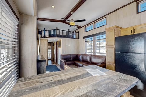 Palomino - Lorrayne Ranch House in Park County