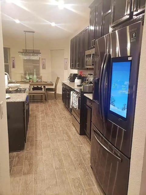 Property building, Kitchen or kitchenette, dishwasher, oven, stove