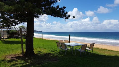 Absolute Beachfront 2BR Pet-Friendly Terrace - The Coachhouse Wohnung in Sydney