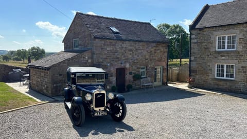 2-Bed Barn Alton Towers Chatsworth Polars Peaks House in Staffordshire Moorlands District