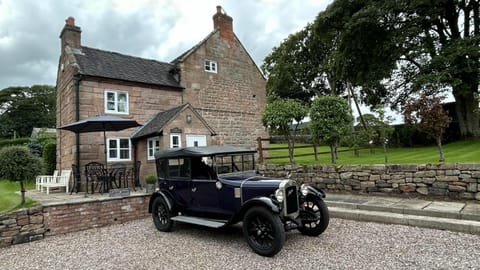 Property building, Garden, Landmark view