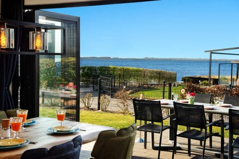 Royale Cube mit Dachterrasse Meerblick und Strand House in Biddinghuizen