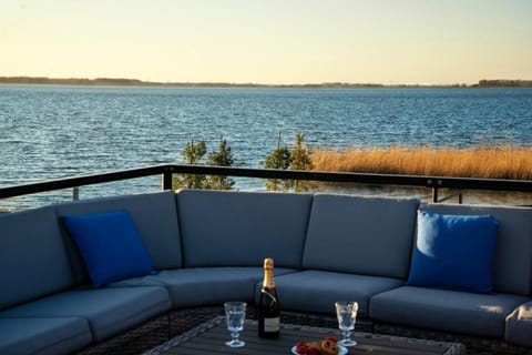 Royale Cube mit Dachterrasse Meerblick und Strand House in Biddinghuizen