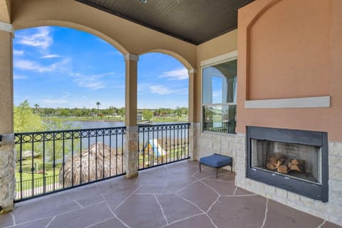 Charming 2 Story Retreat home House in Bacliff