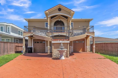 Charming 2 Story Retreat home Maison in Bacliff