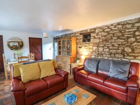 The Coach House Casa in YHA Broad Haven