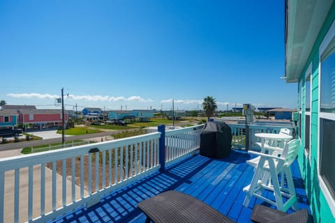 Wade Into Life House in Rockport