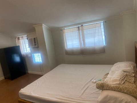 2-Bedroom/free parking/WiFi Condominio in Antipolo