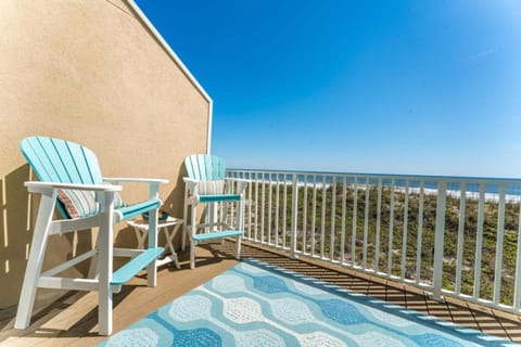 SeaSide Seven - Oceanfront House in Jacksonville Beach