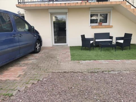 studio rez-de-chaussée jusqu'à 4 personnes Apartment in Joué-lès-Tours