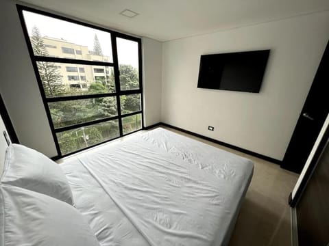 601 Stunning apartment in heart of el poblado + View! Condo in Envigado