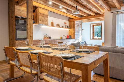 Pretty loft with view of Mont Blanc & glacier Chalet in Les Houches