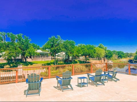 Cozy Waterfront Home on Lake LBJ with Boat Slip & Sun Deck! House in Granite Shoals